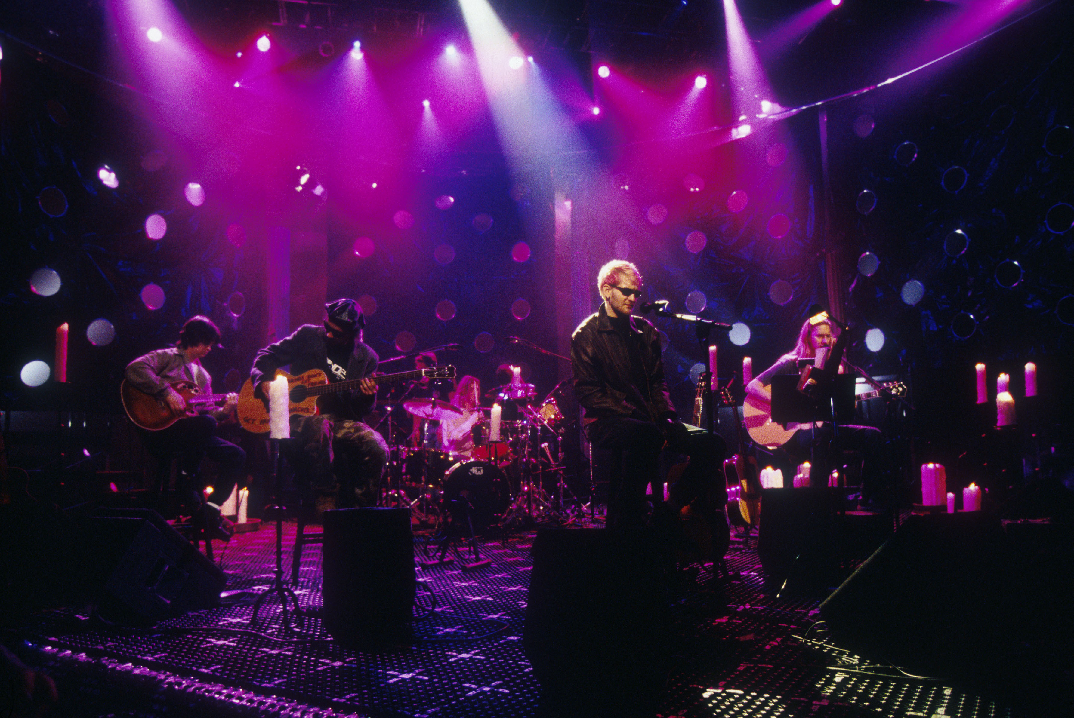 Layne Staley, lead singer of Alice In Chains performing on MTV Unplugged in 1996 Photo by Frank Micelotta/Getty Images